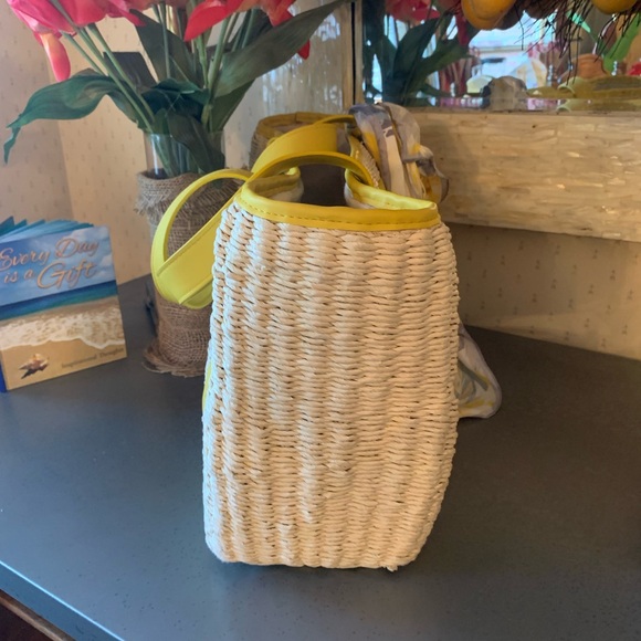 Mark and Graham, EXTRA LARGE straw beach tote. YELLOW trim and 2 straps 10 inch - Picture 7 of 10